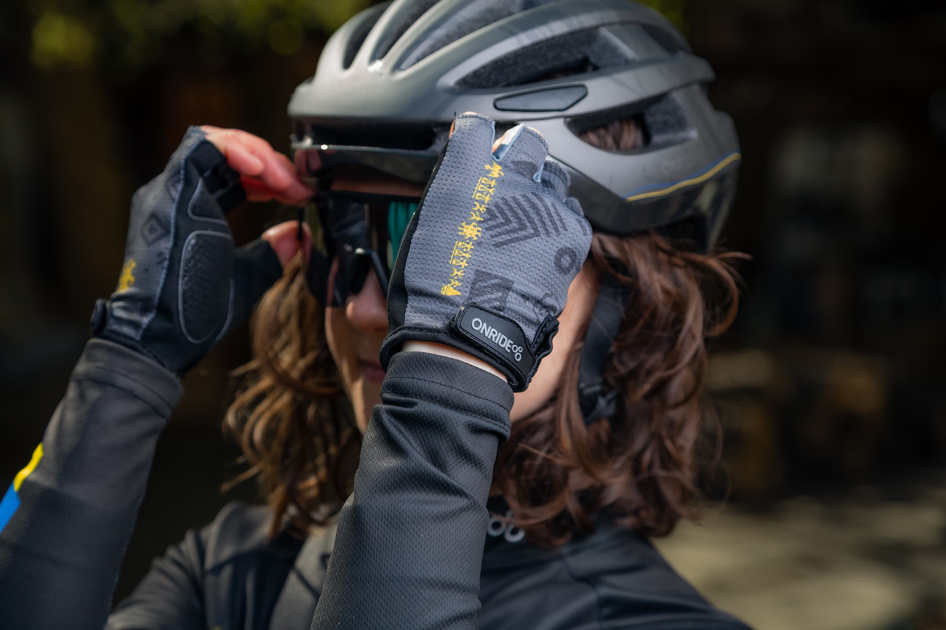 Рукавички ONRIDE Hold 30 Relic, гелеві подушечки, чорний/жовтий розмір XXL — мініатюра 3