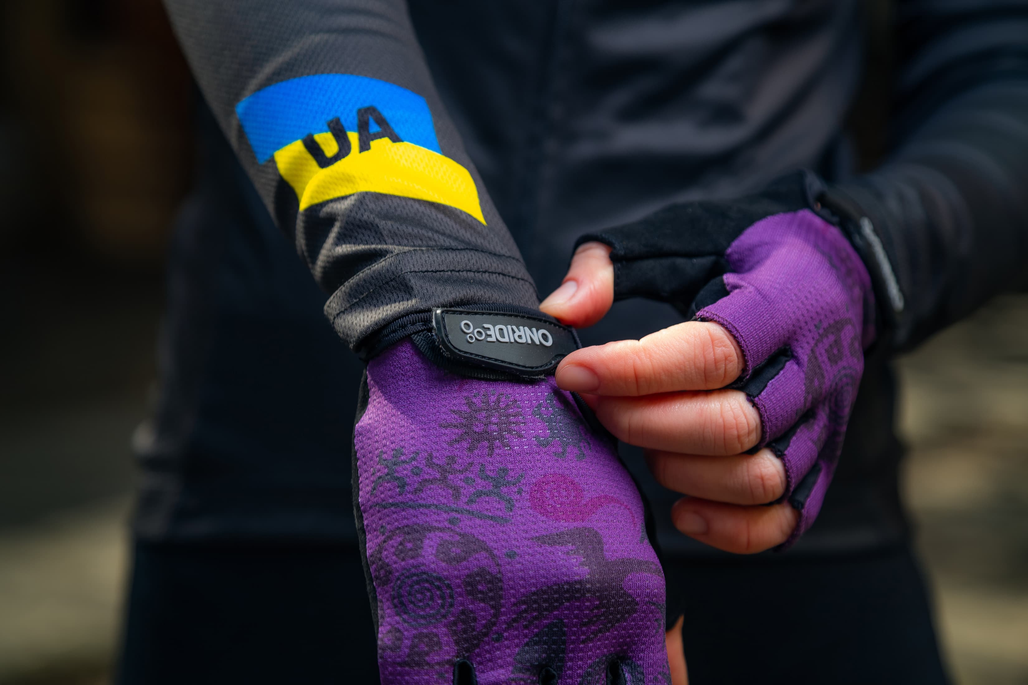 Рукавички ONRIDE Hold 30 Relic, гелеві подушечки, фіолетовий розмір XS — мініатюра 2