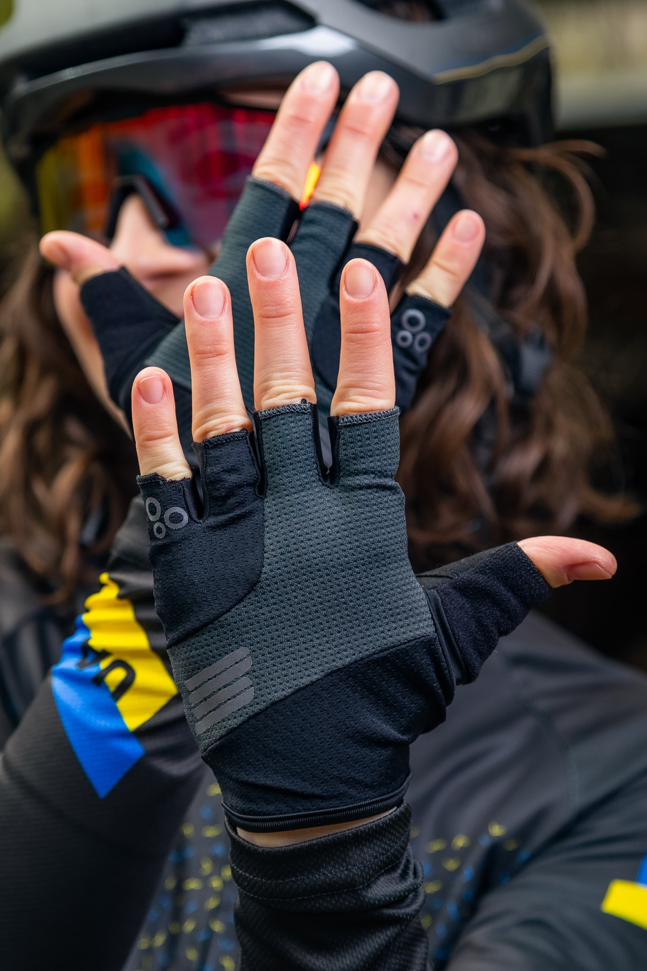 Рукавички ONRIDE Clutch, гелеві подушечки, сірий/чорний розмір L — мініатюра 3