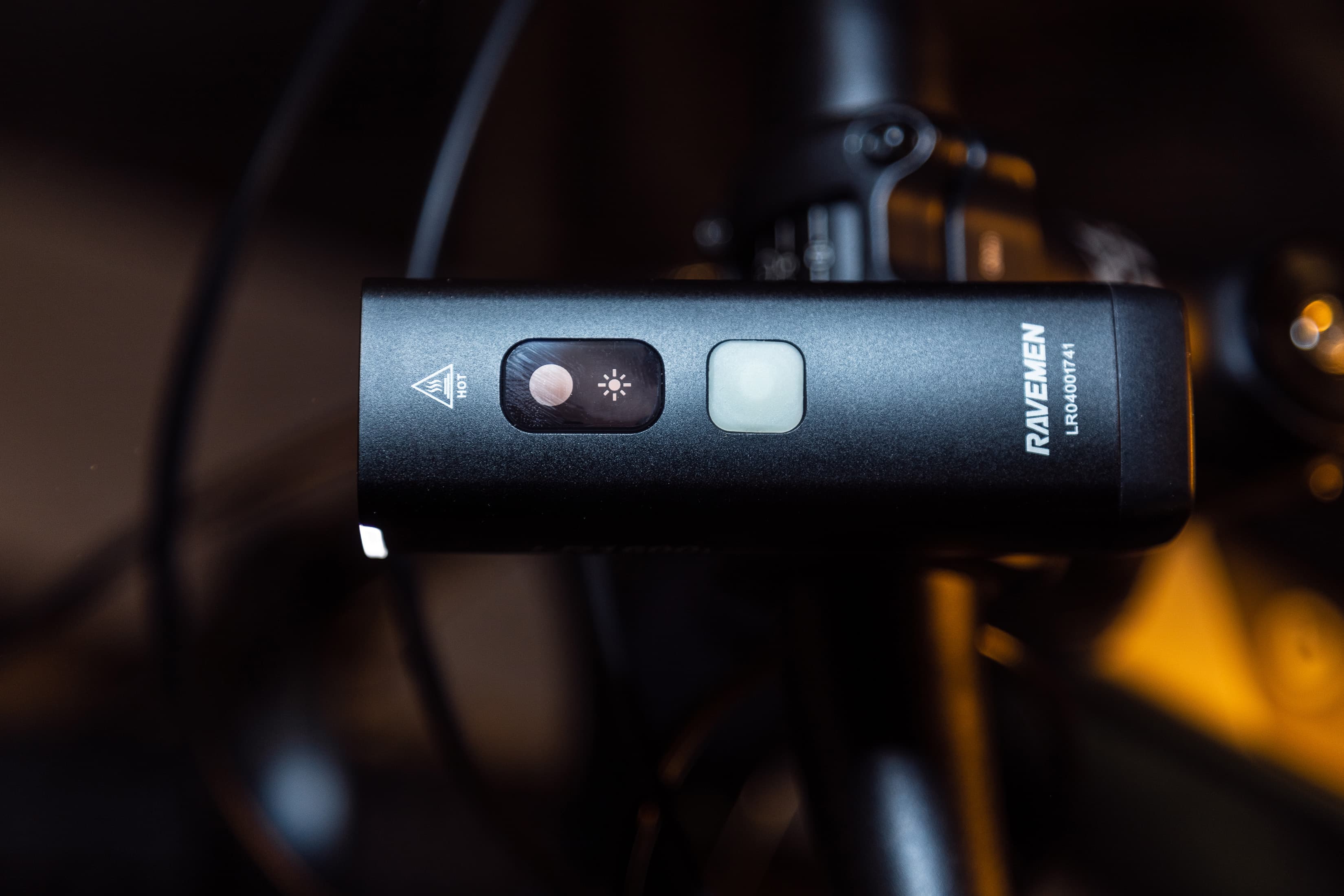 Велосипедна фара Ravemen LR1600 (1600 lm, 4000 mAh) бездротова кнопка, датчики освітленості та руху — мініатюра 6