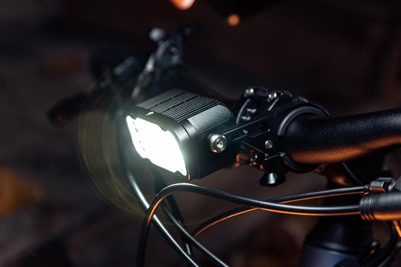 Велосипедна фара Ravemen XR6000 (6000 lm, 8000 mAh) зовнішня батарея, бездротова кнопка — мініатюра 4
