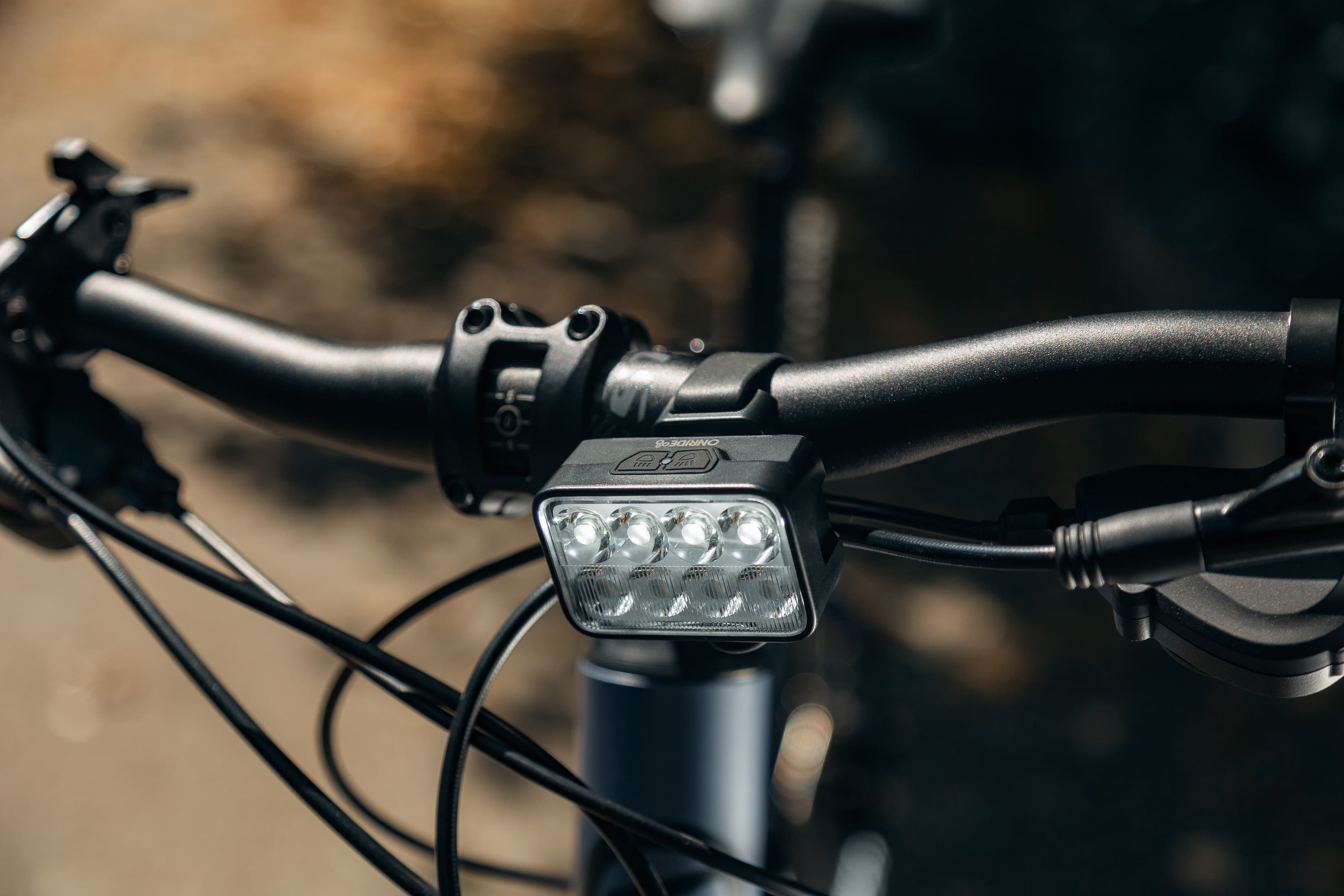Велосипедна фара ONRIDE Bizarre F (220 lm, 1500 mAh, Type-C), пластикова — мініатюра 3