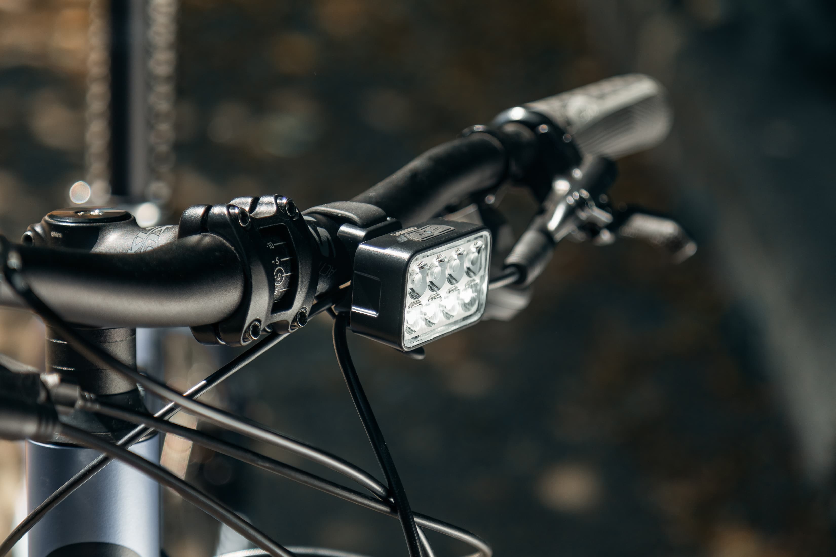 Велосипедна фара ONRIDE Bizarre F (220 lm, 1500 mAh, Type-C), пластикова — мініатюра 2