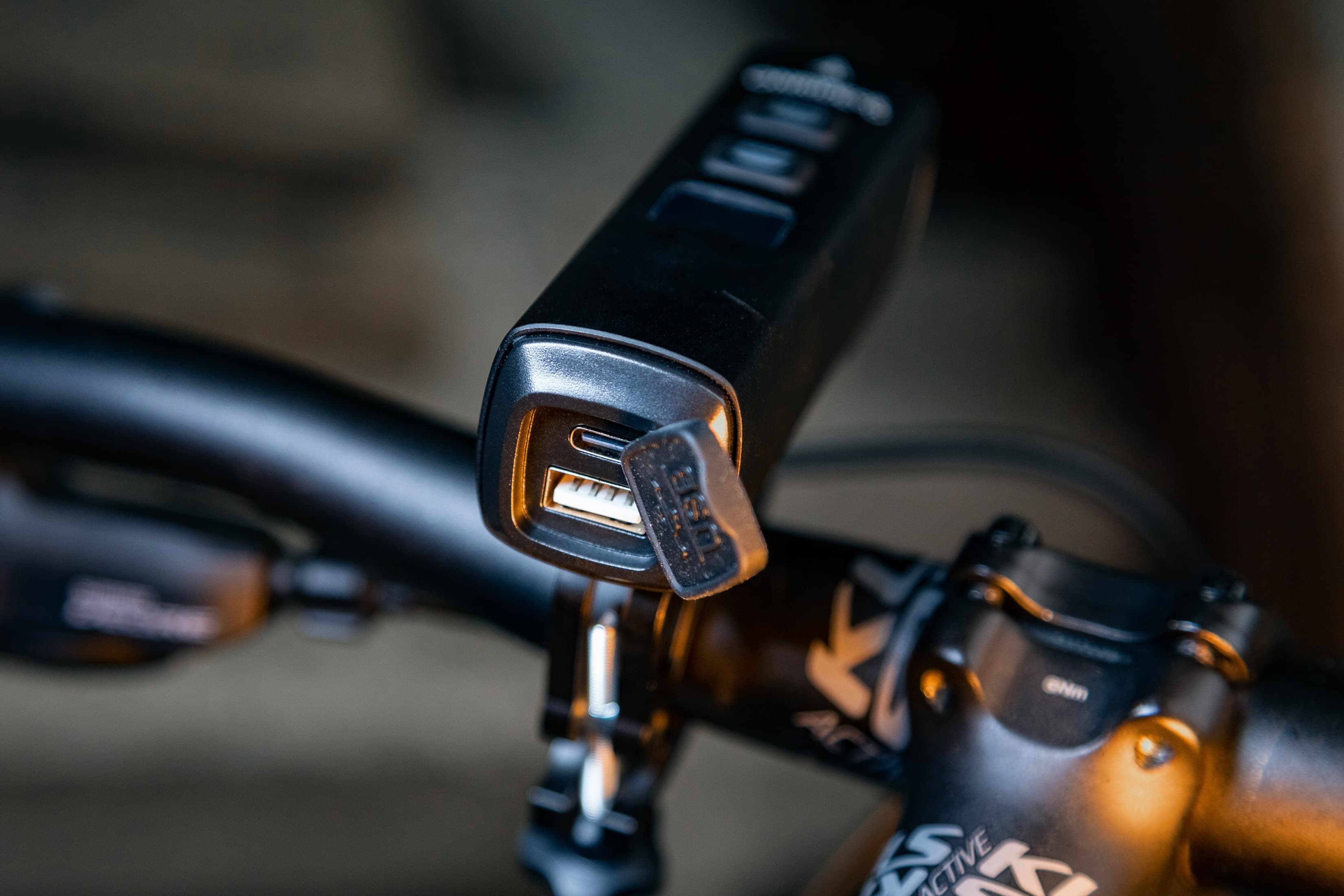 Велосипедна фара ONRIDE Swift (1500 lm, 4800 mAh, Type-C), Power Bank, інд. заряду, алюмінієва — мініатюра 5