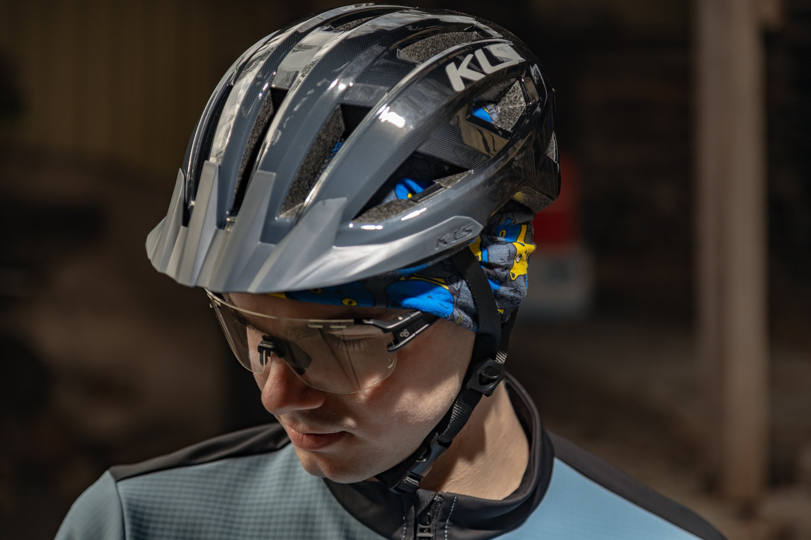 Шолом з мигалкою KLS Daze Lumio M/L, з вбудованою блимавкою (USB Type-C), чорний — мініатюра 6