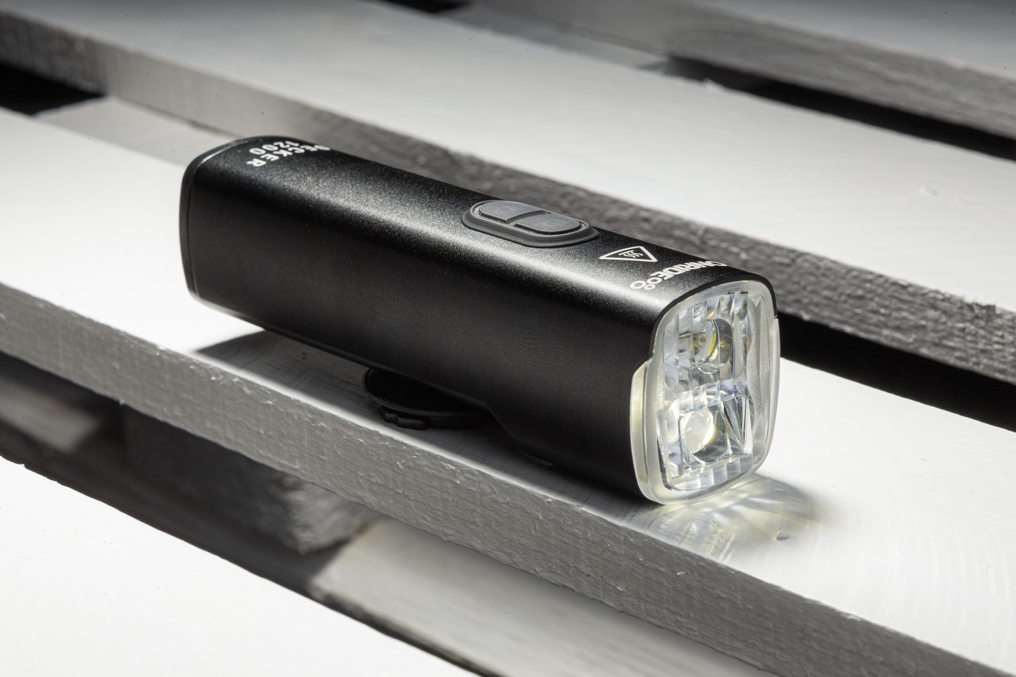 Велосипедна фара ONRIDE Decker 1200 (1200lm, 5000 mAh, Type-C) дальнє та ближнє світло — мініатюра 3