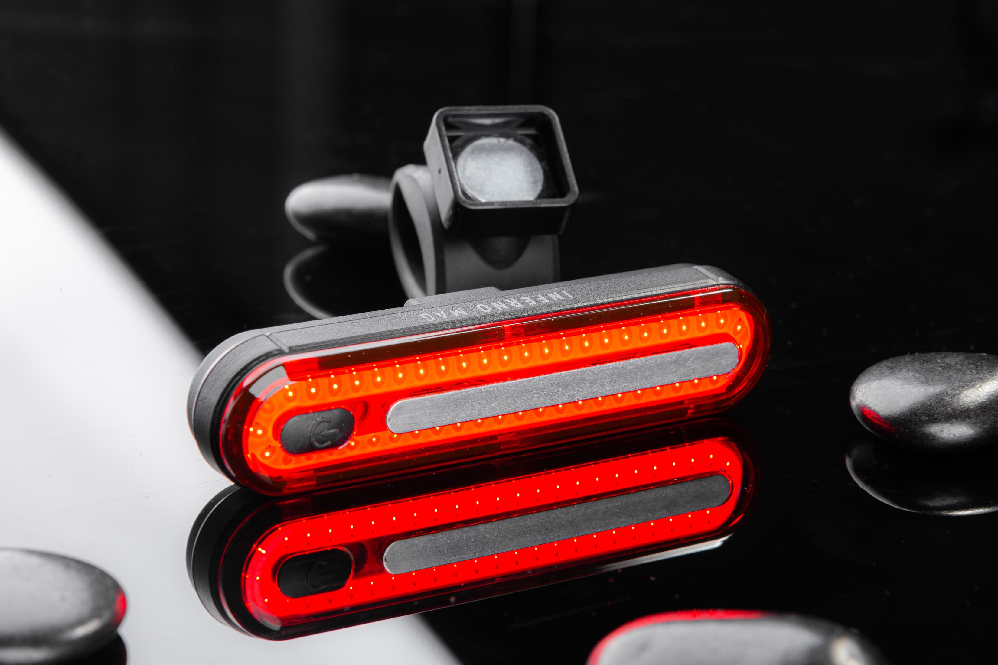 Заднє світло ONRIDE Inferno 20 Mag чорний (100 lm, 700 mAh, Type-C), пластикове, кріплення на магніт — мініатюра 5