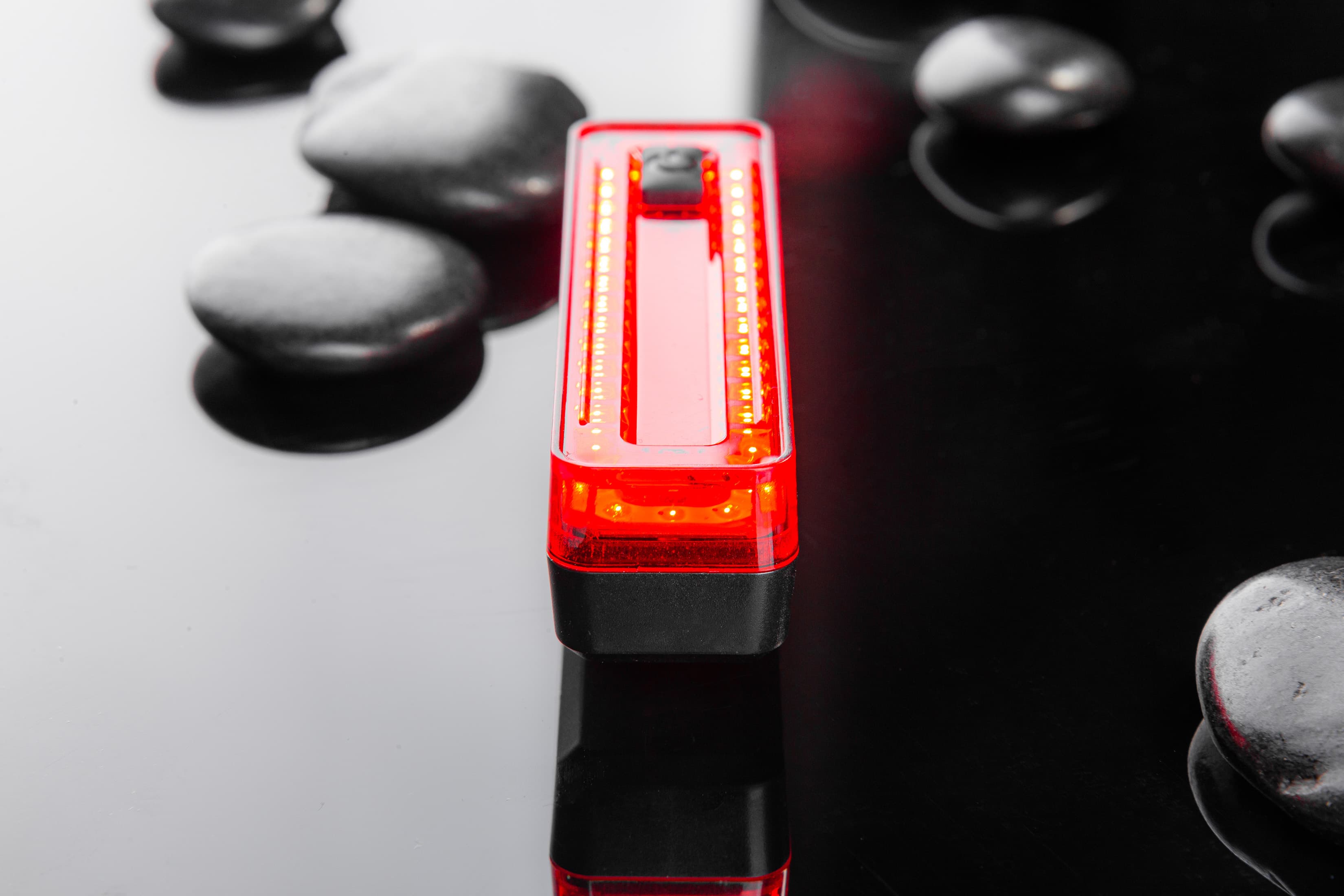 Заднє світло ONRIDE Wise XL (30 lm, 600 mAh, Type-C), з датчиком освітленості — мініатюра 2